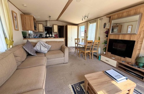 Felixstowe Casa | Lovely caravan with decking at Suffolk Sands Holiday Park ref 45017B