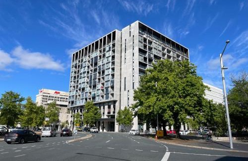 City West Apartamento | Lovely CBD two bedroom apartment free parking
