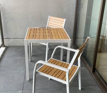 City West Apartamento | Lovely CBD two bedroom apartment free parking