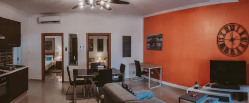 Tal-Ghoqod Apartamento | Lovely, central 2BR home, just off St Julians w/AC by 360 Estates