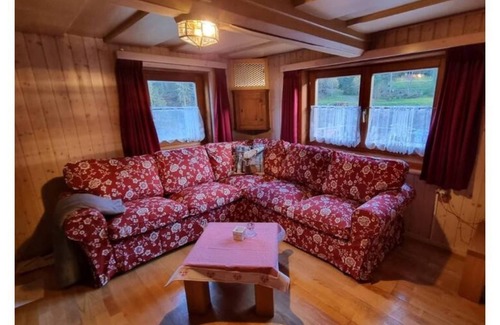 Reichenau Chalet De Esquí | Lovely authentic 6p chalet in skivillage in Alps