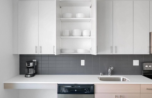 Columbia City Apartamento | Lovely Columbia City Studio w/ W/D & Gym, near Light Rail, by Blueground