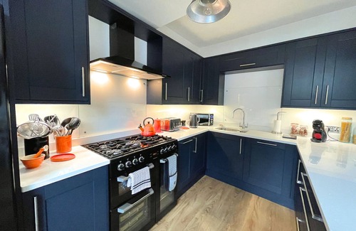 Sheffield Casa | Lovely Comfortable 3BR Property