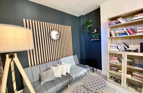 Vernier Apartamento | Lovely & cozy duplex heart of Nice with bathtub!