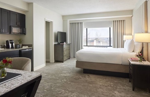 Capitol Hill Hotel | Lovely DC Hideaway | Capitol Hill Location Near Eats & Must-See Spots