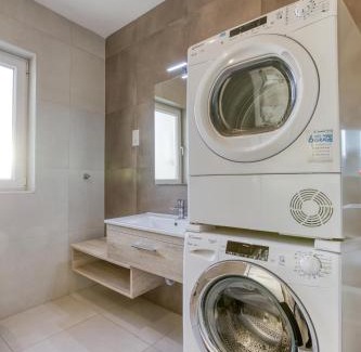Pieta Apartamento | Lovely designer 3BR Apt with Private Terrace with BBQ by 360 Estates