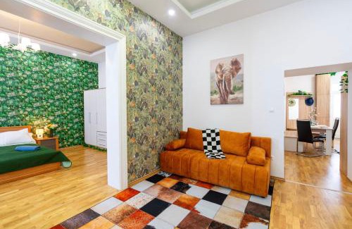 Vizivaros Apartamento | Lovely designer home with stunning Parliament view
