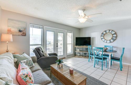 Crystal Beach Apartamento | Lovely Destin Condo with Pool Access Walk to Beach!