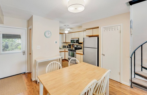 Country Club Estates Casa | Lovely dog-friendly Scarborough Village home with spiral staircase, patio & W/D