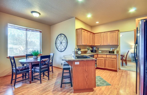 Dundee Casa | Lovely Dundee Home w/ Private Yard & Fire Pit!