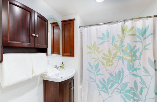 Oak Grove Casa | Lovely dwelling with riverfront views, large deck, grill, & patio seating