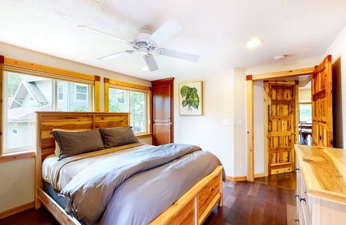 Oak Grove Casa | Lovely dwelling with riverfront views, large deck, grill, & patio seating