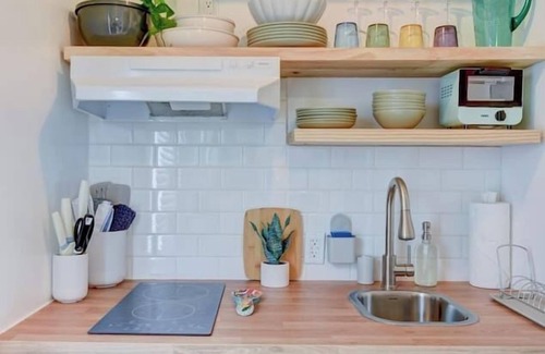 Rosewood Casa | Lovely East Austin Tiny Home!