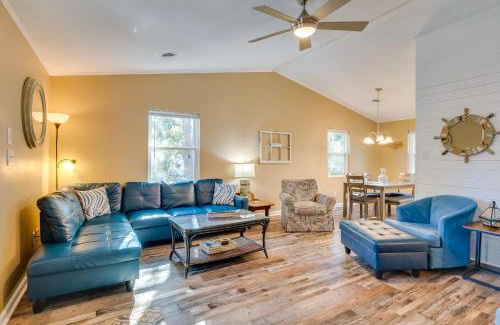 Emerald Isle Casa | Lovely Emerald Isle Home, Walk to Beach!