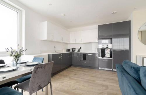 Lea Bridge Apartamento | Lovely En-suite Flat with Balcony and Parking.