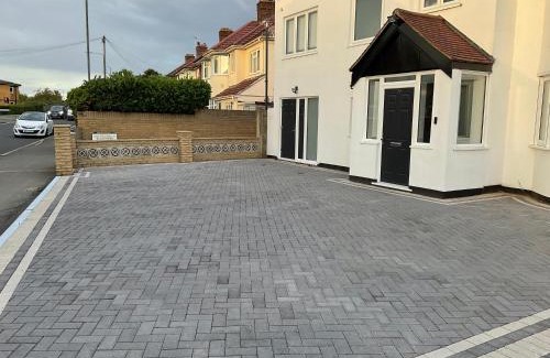 London Borough of Bexley Apartamento | Lovely En-suite Room with private entry, Close to Station