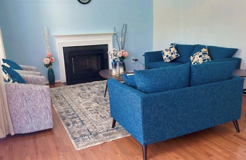 Dale City Casa | Lovely Entire Home at Historical Occoquan & Close to D.C.