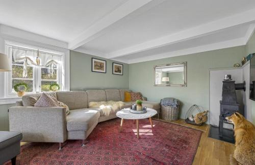 Amli Casa | Lovely Farmhouse By Nidelva With Sauna And Hot Tub
