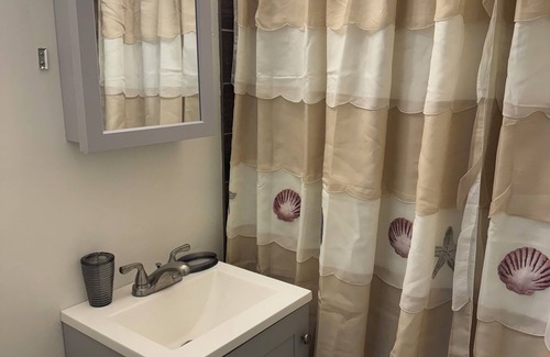 Akron Casa | Lovely Furnished 2 bedroom house for rent