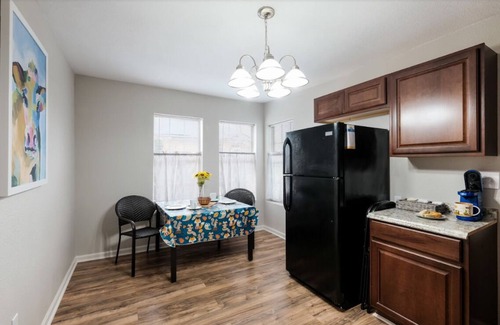 Beacon Hill Condominio | Lovely Furnished 2BR & 1BA Apt-Minutes to Downtown-30% OFF- Monthly Rental