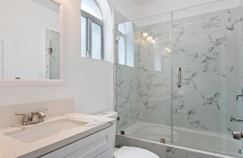 NoHo Arts District Apartamento | Lovely gated 3bedroom & 2 bath unit near Universal studio and Hollywood
