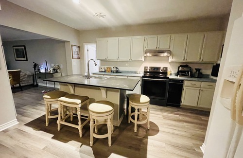Jasper Cabaña | Lovely get away waterfront home