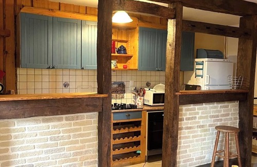 Tirepied Cabaña | Lovely gite in a peaceful area near the coast, in the Bay of Mont-Saint-Michel