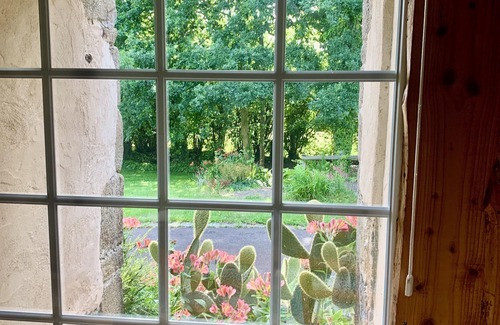 Tirepied Cabaña | Lovely gite in a peaceful area near the coast, in the Bay of Mont-Saint-Michel