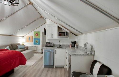 Groveoak Otro | Lovely Glamping Tent with Amazing Equipped Indoor and Outdoor in Alabama