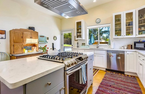 Graton Casa | Encantadora casa del condado de West Sonoma con gran vibras, ubicación maravillosa.