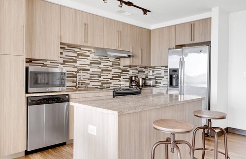 H Street Corridor Apartamento | Lovely H Street 1BR w/ Gym & Pool, near Union Station, by Blueground