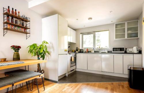 Bristol Floating Harbour Apartamento | Lovely Harbourside Apartment with Free Parking