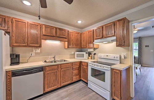 High Point Casa | Lovely High Point Abode ~ 2 Mi to University!