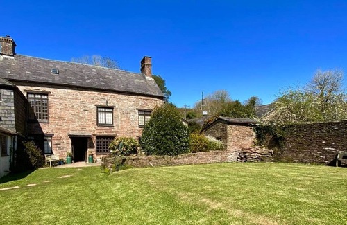 Chillington Casa | Encantadora casa familiar histórica, con jardín privado amurallado e instalaciones compartidas