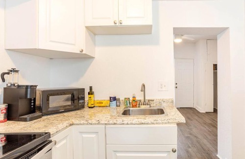Hyde Park Apartamento | Lovely historic apt near Amelia Arena + Hyde Park