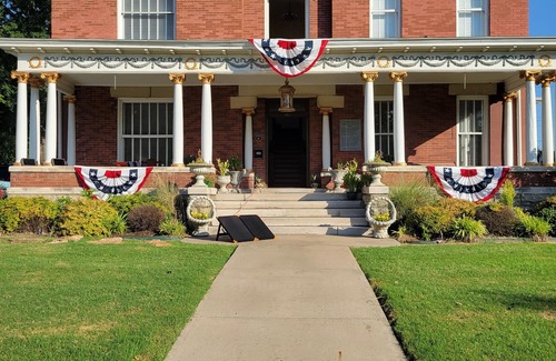 Fort Smith Casa | lovely historic mansion close to downtown river front walking trail