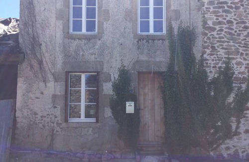 Dompierre-les-Eglises Casa | Lovely holiday home in the countryside