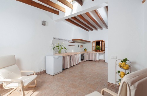 Alcudia Chalet De Esquí | Casa con piscina en Alcudia para 6, Terraza, Patio, a pocos minutos de la playa