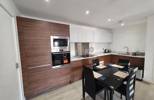 Chesterfield Apartamento | Lovely home close to City Center & Rail Station