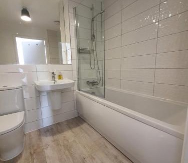 Chesterfield Apartamento | Lovely home close to City Center & Rail Station