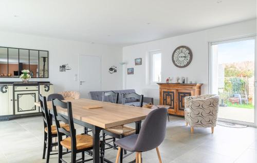 Saint-Brevin-les-Pins Casa | Lovely Home In Saint-Brevin-Les-Pins
