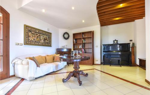Aci Catena Casa | Lovely Home In Acicatena With Wifi