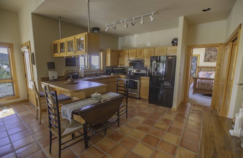 Baca Grande Casa | Lovely Home in Crestone (Great Views!)