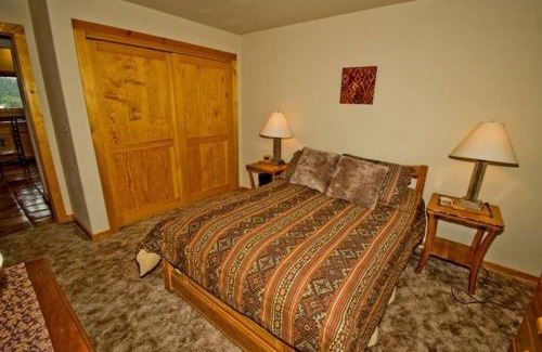 Baca Grande Casa | Lovely Home in Crestone (Great Views!)