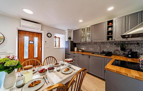 Dancanje Casa | Lovely Home In Dancanje