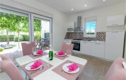 Donji Prolozac Casa | Lovely Home In Donji Prolozac