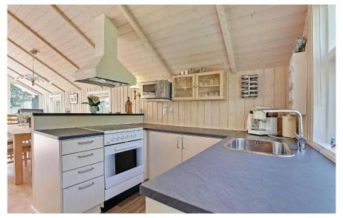 Hou Casa | Lovely Home In Hals With Kitchen