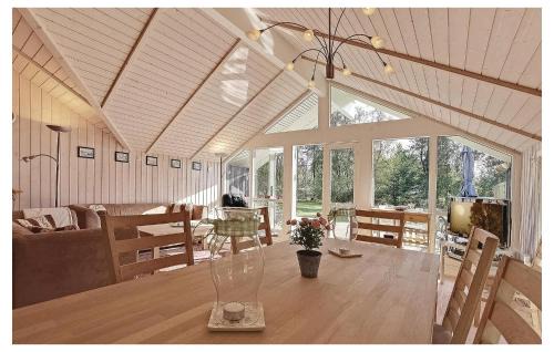 Hou Casa | Lovely Home In Hals With Kitchen