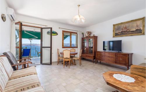 Stinica Casa | Lovely Home In Josinovac With Wifi