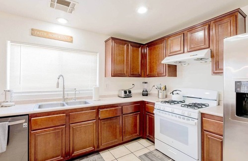Enterprise Casa | Lovely home in Las Vegas 4 bed